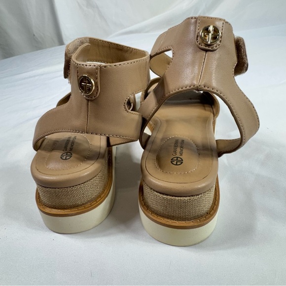 Giana Bernini Women's Constancia Ankle Strap Wedge Sandals - Picture 5 of 9